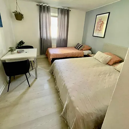 5 Min Walk To Lego House - 3 *